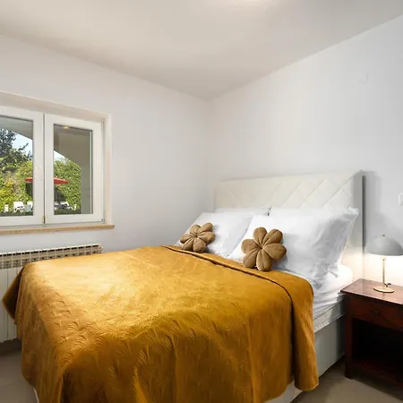 וילה Duga In For 12 People With Sea View & Only 1,2 Km From פורץ