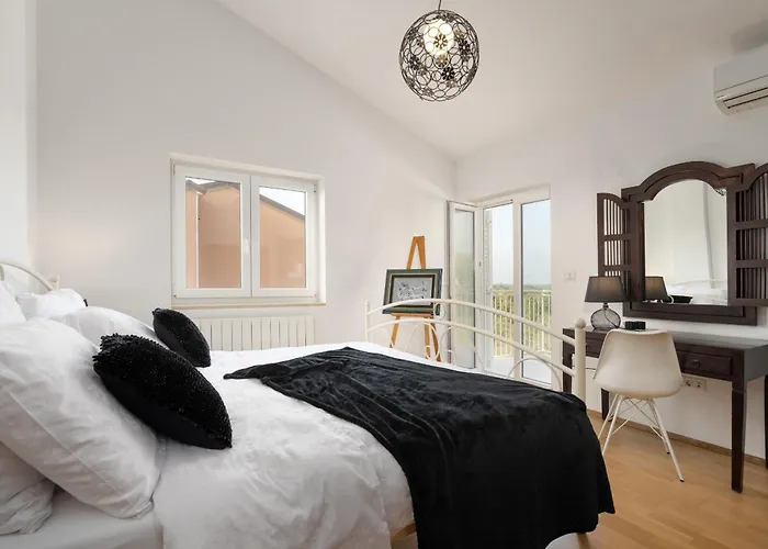 Duga In For 12 People With Sea View & Only 1,2 Km From *