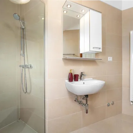 Вилла Duga In For 12 People With Sea View & Only 1,2 Km From