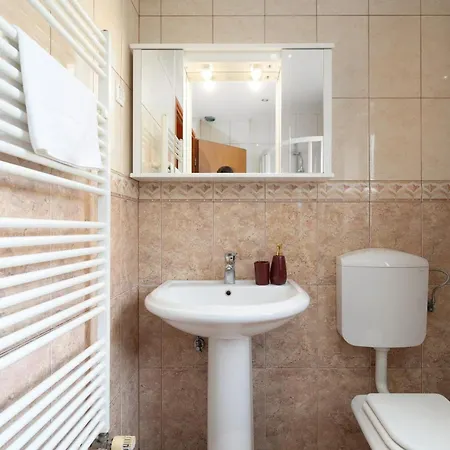 Duga In For 12 People With Sea View & Only 1,2 Km From Willa