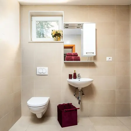 Duga In For 12 People With Sea View & Only 1,2 Km From Willa