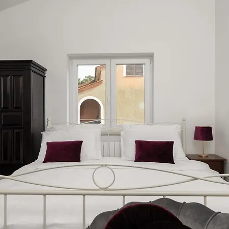 Duga In For 12 People With Sea View & Only 1,2 Km From Vila Porec