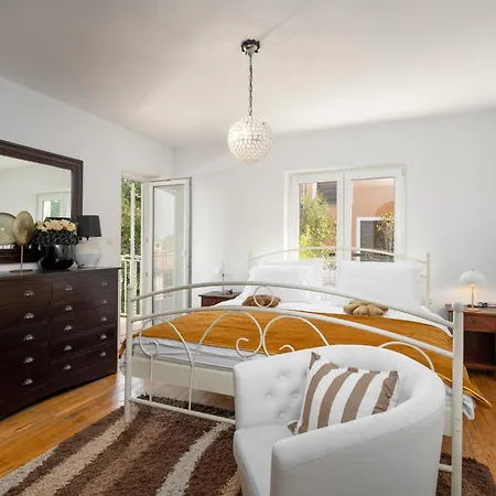 Duga In For 12 People With Sea View & Only 1,2 Km From