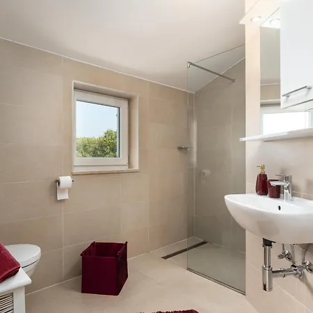 Duga In For 12 People With Sea View & Only 1,2 Km From Вилла *