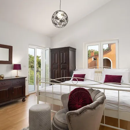 Duga In For 12 People With Sea View & Only 1,2 Km From