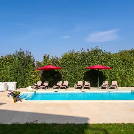 Duga In For 12 People With Sea View & Only 1,2 Km From Вилла