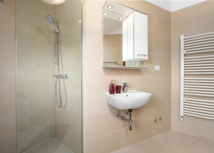 Вилла Duga In For 12 People With Sea View & Only 1,2 Km From