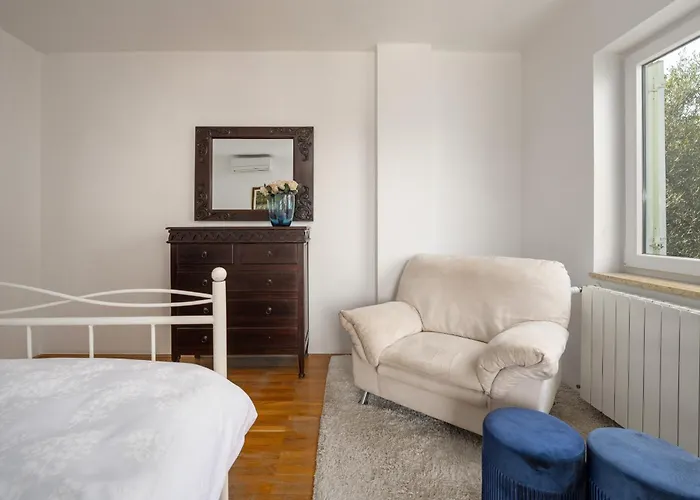 Duga In For 12 People With Sea View & Only 1,2 Km From Вилла Пореч