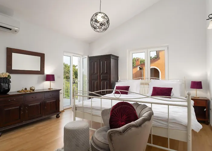 Duga In For 12 People With Sea View & Only 1,2 Km From