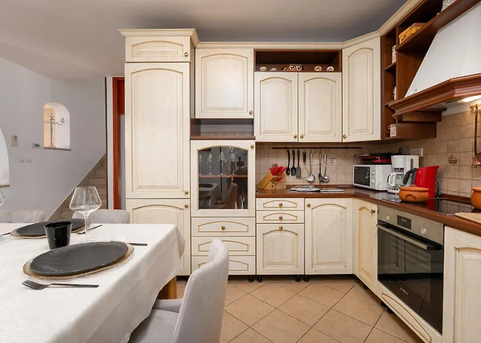 Duga In For 12 People With Sea View & Only 1,2 Km From