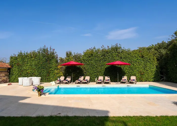 Duga In For 12 People With Sea View & Only 1,2 Km From Вилла