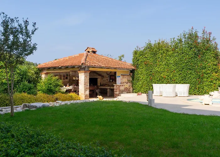 Duga In For 12 People With Sea View & Only 1,2 Km From