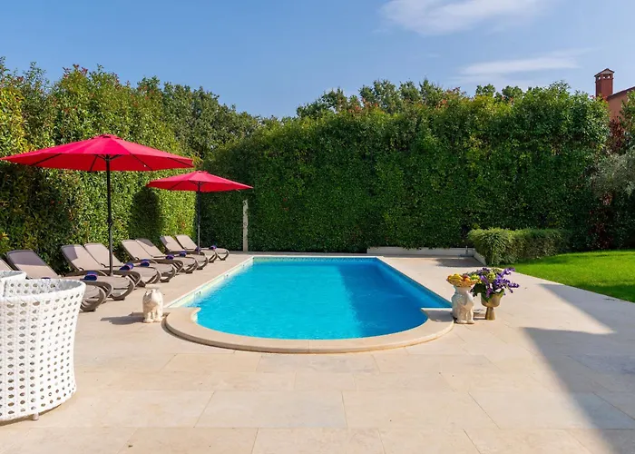 Duga In For 12 People With Sea View & Only 1,2 Km From Villa Porec