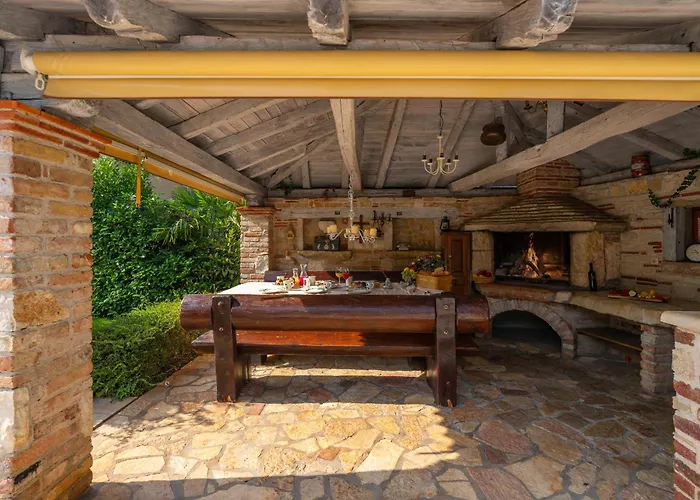 Duga In For 12 People With Sea View & Only 1,2 Km From Пореч