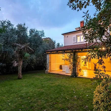 Duga In For 12 People With Sea View & Only 1,2 Km From * Poreč