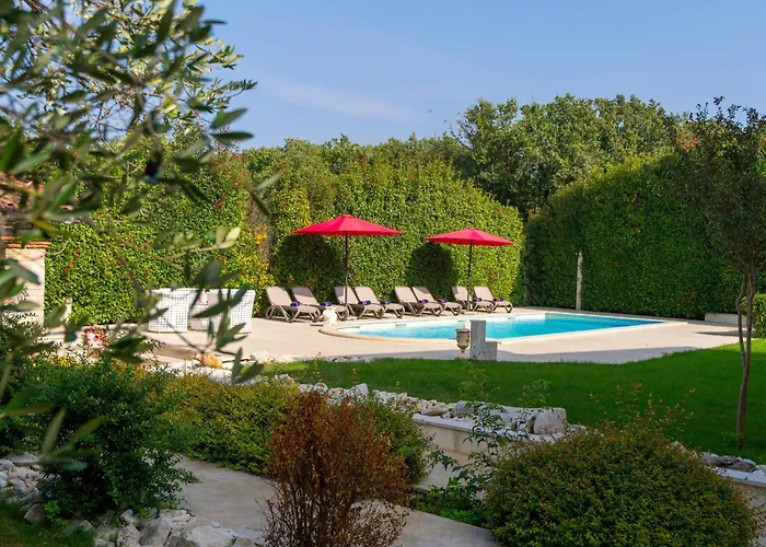 Villa Duga In For 12 People With Sea View & Only 1,2 Km From Poreč