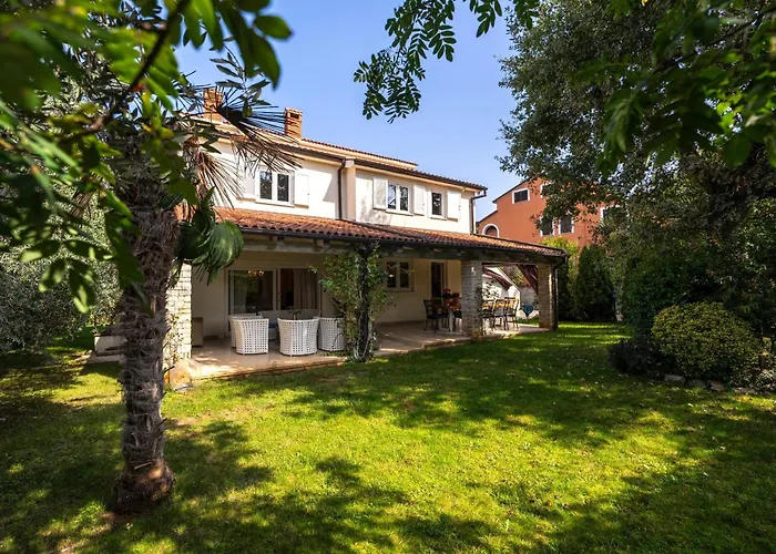 Villa Duga In For 12 People With Sea View & Only 1,2 Km From Poreč